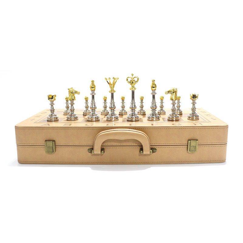 Luxury Zinc Alloy Chess Set with Foldable Wooden Board and Customized Logo for Adults and Children