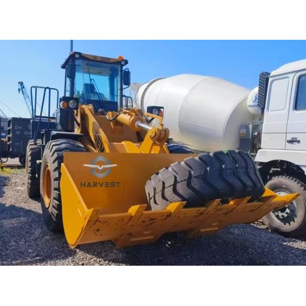 5 Ton SEM 655D Wheel Loader with Rock Bucket Advance Gearbox Hot Sale in Angola