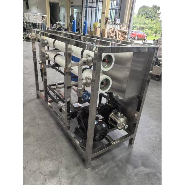 A 500L seawater desalination device that meets the standards for domestic water use