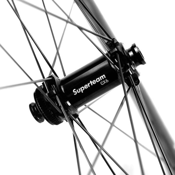 Superteam personalizado 25mm Largura 45mm Profundidade Clincher Carbono rodas de bicicleta