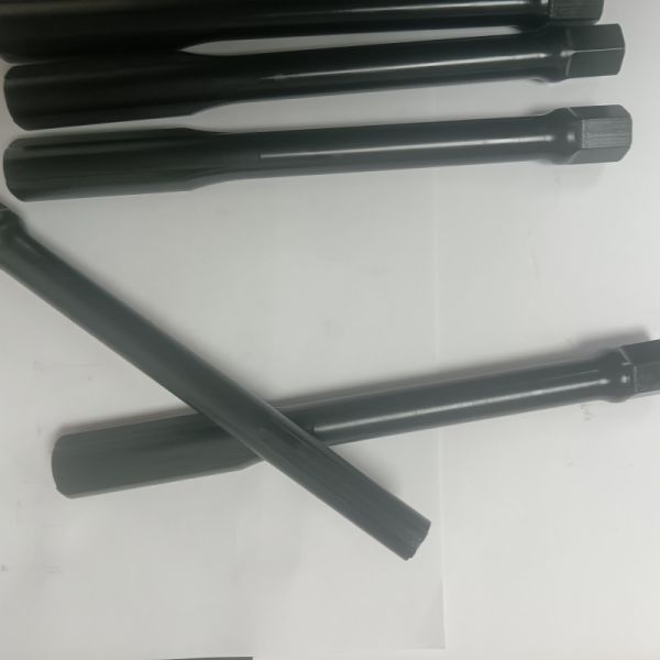 Blackening Heat Treatment With Hardness Of 42CRMO Material CNC Milling Long Shaft Parts