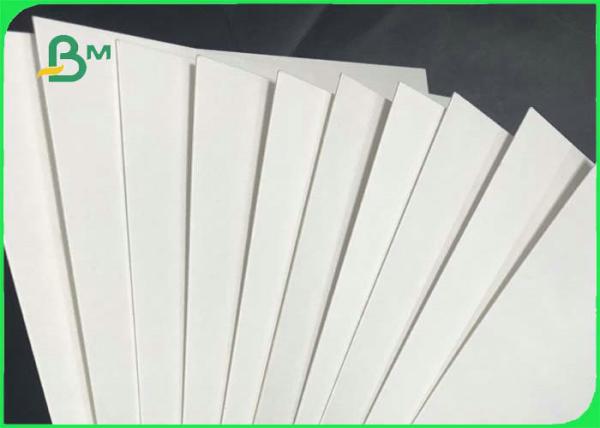 Papel 100% absorvente 1.6mm sem revestimento de madeira da polpa 1.2mm do Virgin para a pousa-copos do hotel