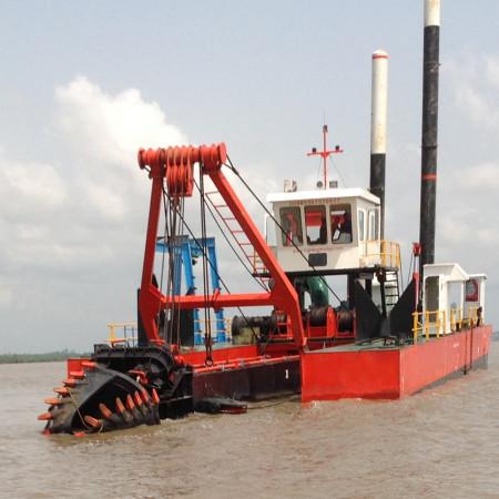 6000m3 26 pulgadas de tipo pesado motor diésel de potencia excavadora de aspiración de arena con cabeza de cortador