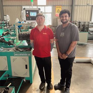 Máquina formadora de fuelles metálicos de acero inoxidable con velocidad de formación de 21 metros/minuto y modo de operación con pantalla táctil, formación de velocidad