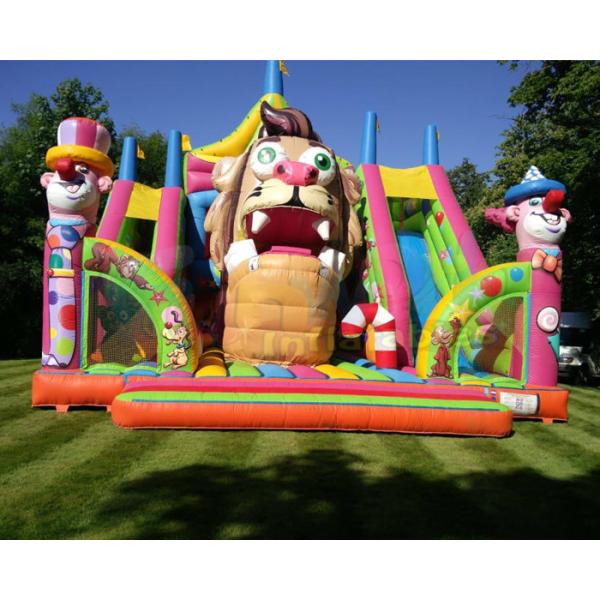 Niño al aire libre EN71 que salta la casa inflable de la despedida con la diapositiva