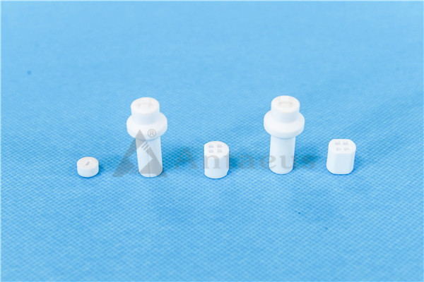 Проводимость керамикового изолятора нагревающего элемента AL2O3 98% низкая терма