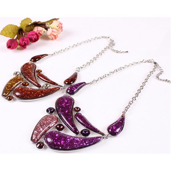 European retro-grade resin glitter sprinkled with diamond necklace with earrings