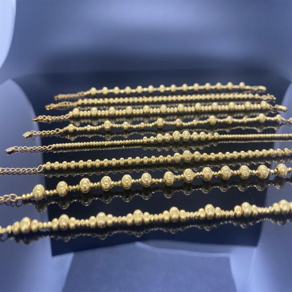 Joyería de mujer personalizable: Brazalete de corazón de oro sólido de 18K