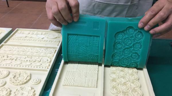 Different Hardness Tin Curing Silicone Rubber 15 Shore a and ≤0.3% Shrinkage