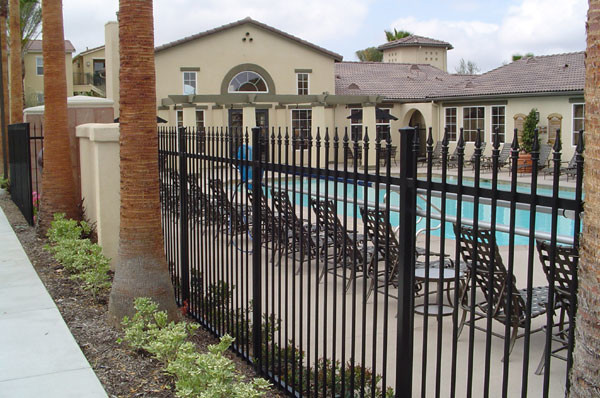 Low Maintenance Pool Steel Wrought Iron Fence With Flattened Spear
