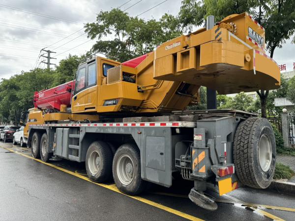 2024 Sany Grue utilisée STC800C5-8 Main Boom 50,5 mètres Jib 17,5 mètres contrepoids 20,5 tonnes Excellentes conditions de travail.