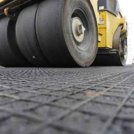 Fiberglass Geogrid For Asphalt Reinforcement Driveway Road Construction Gravel Paver Geogrid Paver
