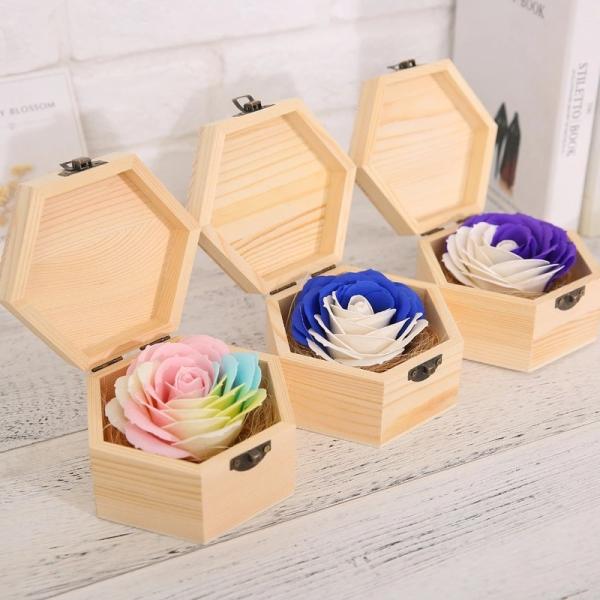 Manufacturers direct sales christmas simulation colorful rose flower gift box soap flower creative gifts