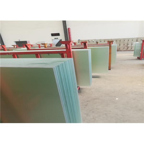 Low Iron Patterned Tempered Glass High Transparent Flat Shape For Solar Panel