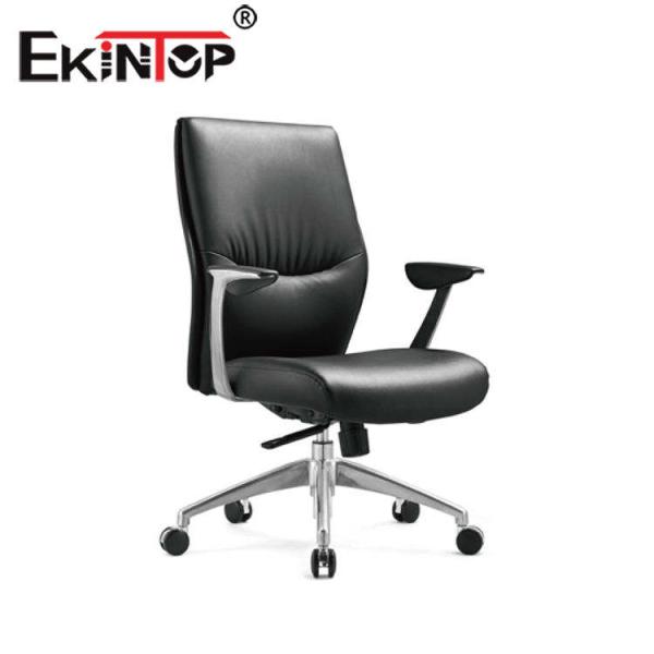Исполнительное неподдельное кожаное вращающееся кресло, регулируемый стул работы Работа в офисе