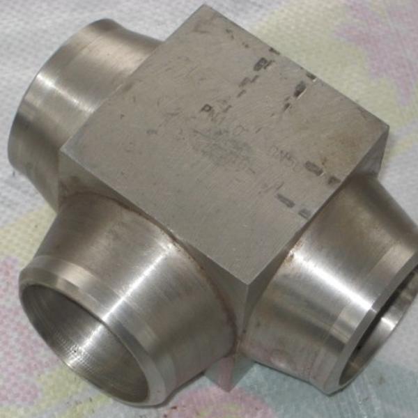 Galvanized Stainless Steel SW Socket Pipe Fittings Pressure Rating Up To 9000LB Forged Tee
