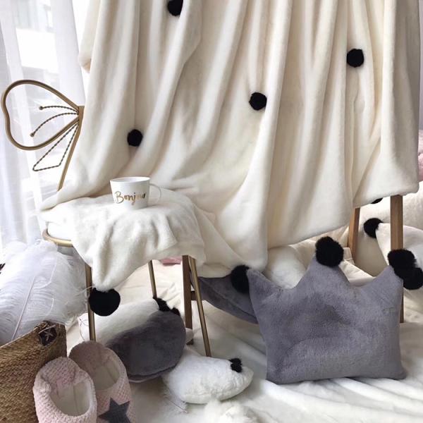 Warm PV Fleece Faux Fur Blanket , Luxury Faux Fur Throw Blanket With Ball Edge