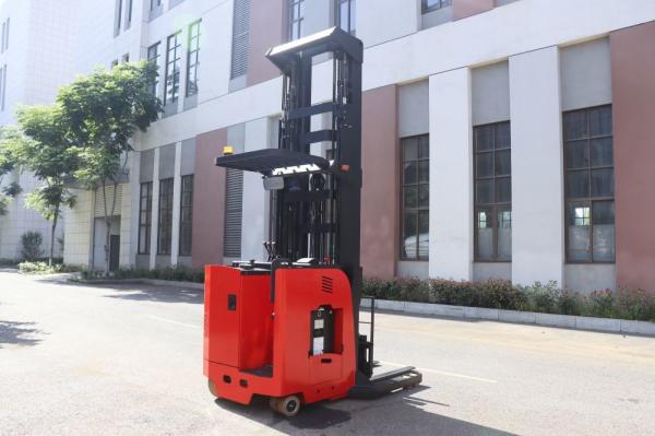 mediana Encomenda Camião de elevação de empilhadeiras 1500 KG Encomenda Elevador de empilhadeiras
