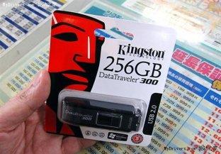 O flash marcado de USB conduz DT300