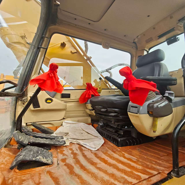 Original Japanese Used Cat 320BL Tracked Excavator Good Condition Low Working Time Wider Tracks Motor Used Excavator for Farm Sale