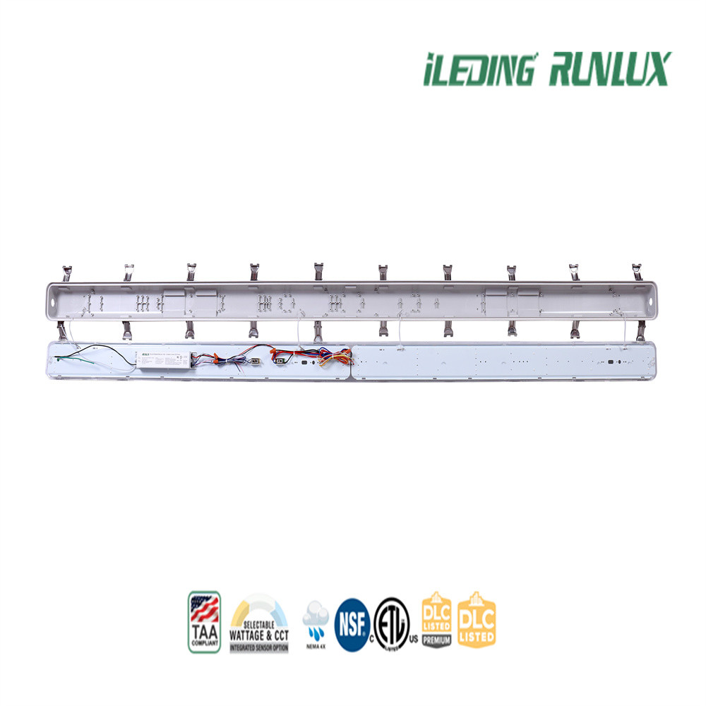 110 Degree Gray Polycarbonate LED Vapor Tight Light with 140lm/W Efficacy