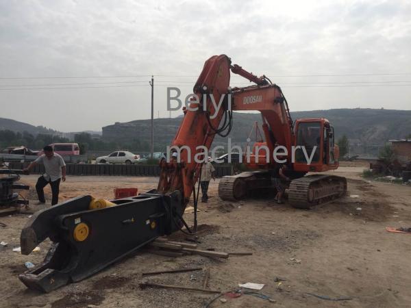 BEIYI BY-CS250RT multifunctional excavator hydraulic scrap steel shear for 6-50T excavator