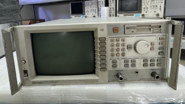 Keysight (Agilent) 8711C Economy RF Scaler T/R Analisador de rede, 300 KHz - 1,3 GHz