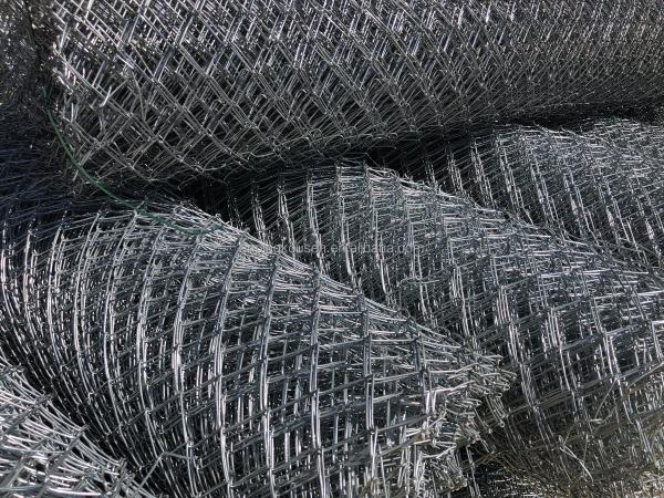 Aço Sport Fence Supply 2.5mm Galvanizado Chainlink Wire 8 pés Chain Link Fence