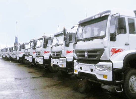 Принц 6X4 Euro2 336HP 25Tons ZZ4251N3241W тележки SINOTRUK трактора золотистый