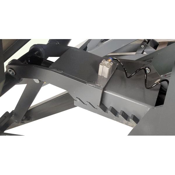 Ultra Thin Small Car Lifter with Double Cylinder Hydraulic Lift Lifting Capacity 4000kgs