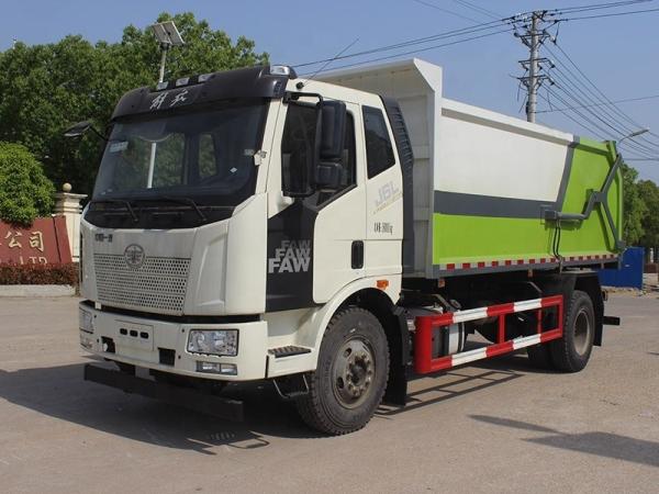 Chine FAW J6L 4x2 Camion-poubelle à compression et à quai
