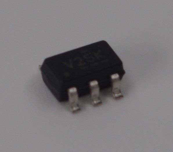 SN74CBTLV1G125DBVR 1チャネル低電圧バススイッチ 