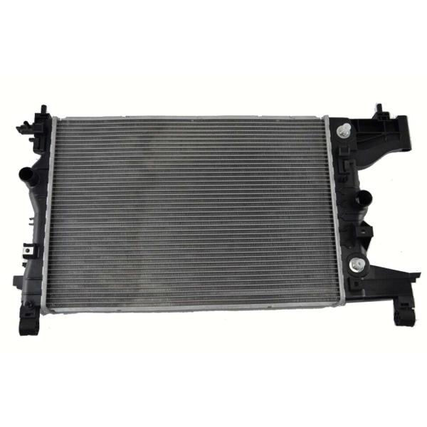 2015-2015 Chevrolet Cruze Tanque de agua del radiador de aluminio para el sistema de enfriamiento de piezas de automóviles