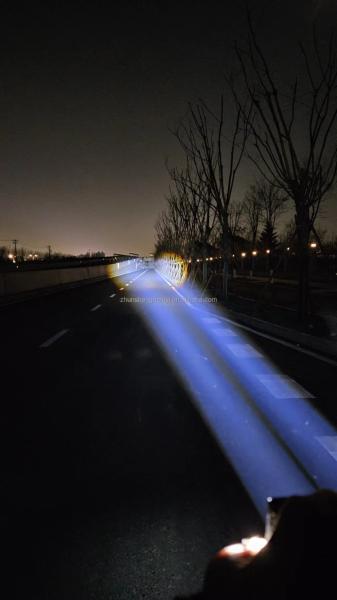 110*68*68mm Luz de nevoeiro para ônibus Lâmpada de caminhão Acessório essencial para ônibus turísticos