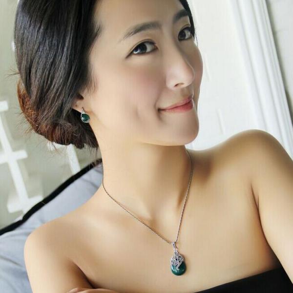 Thai Vintage Sterling Silver 10mm Round Green Agate Hoop Earrings (E11061GREEN)