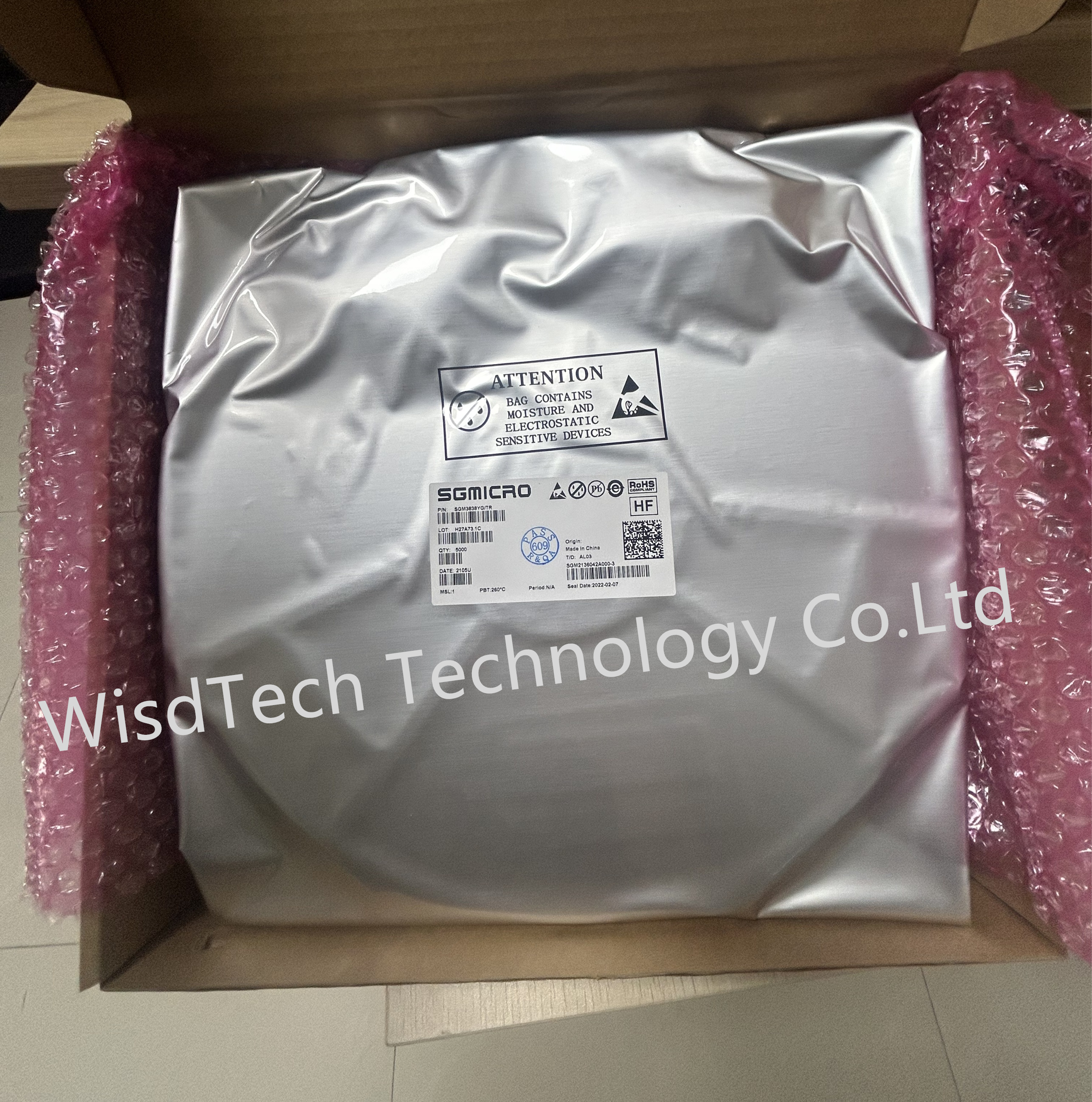SGM3838YG_TR Тройные преобразователи 700mA AMOLED дисплей питания