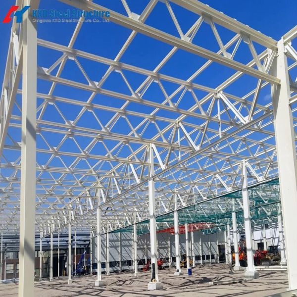 Atelier de structure en acier avec cadre peint pour portail