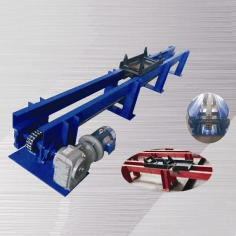 Outlet pulling machine
