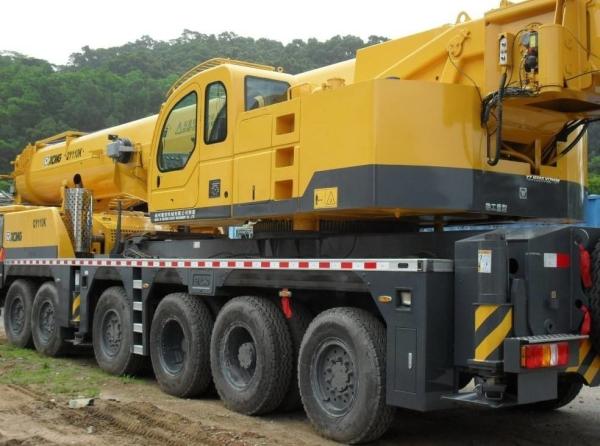 2012 Year XCMG Crain Used Trucks , 100 Ton Used Service Trucks With Crane