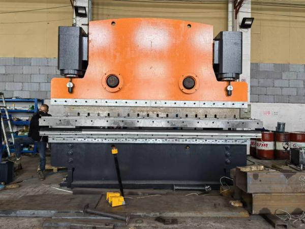 6000 KN Normal Pressure Press Brake Machine with Bending Speed 5mm/s and Plate Length 2200-7000mm