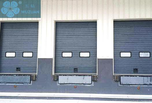 porta secional industrial do painel 50mm de 440mm para a sala fria