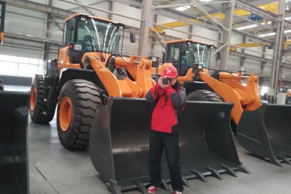 Energy Saving Engine 5 Ton Bucket Wheel Loader For Road Construction