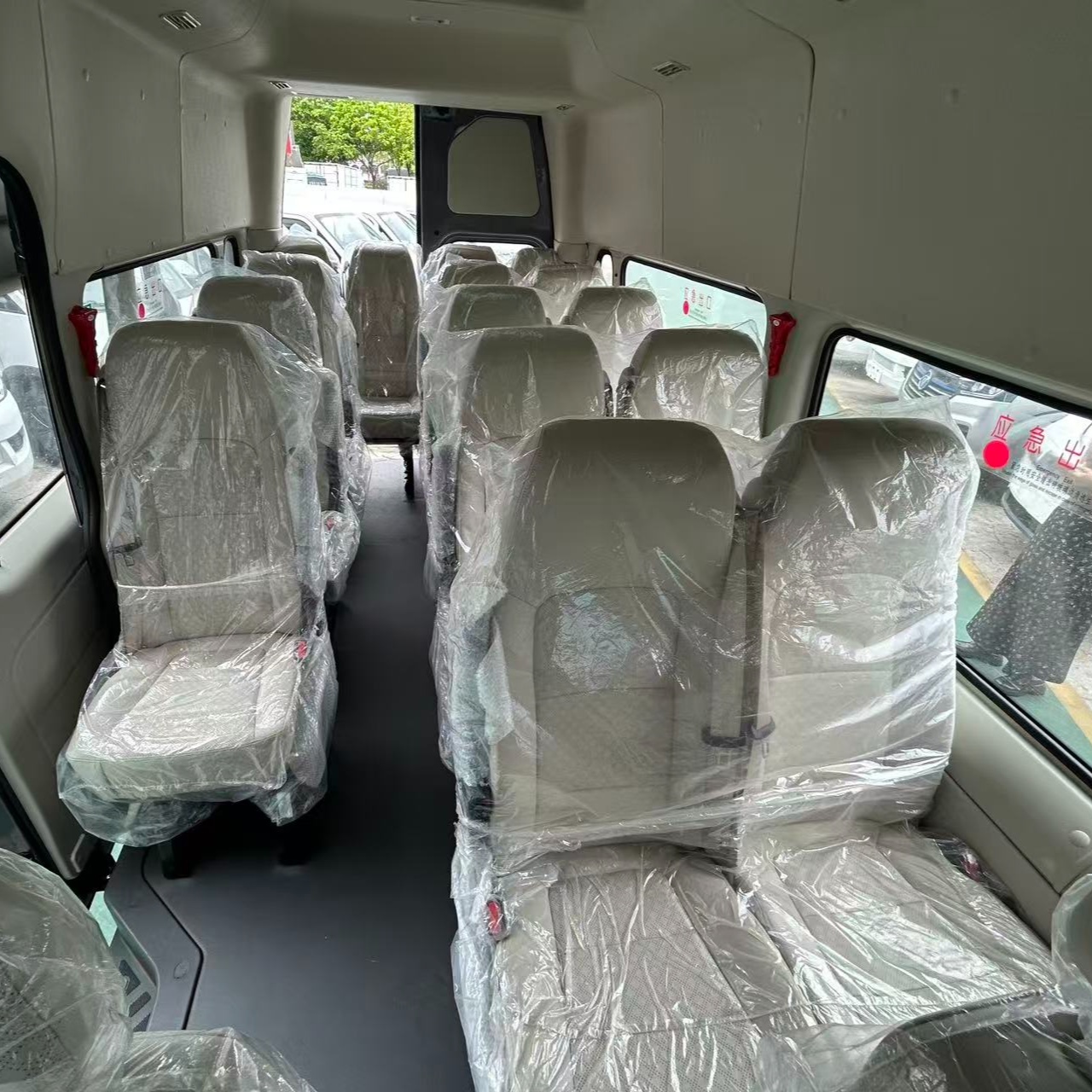 Long‑Wheelbase High‑Roof 4×2 Rear‑Wheel‑Drive 17‑Seat Electric Passenger Van - new energy passenger van