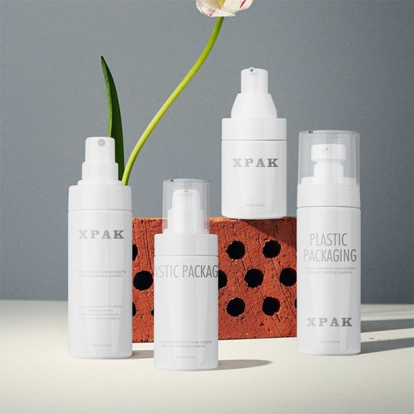 Multifunctional Cosmetic Plastic Bottle with Lotion Pump in Matte or Shiny Finish Customizable Color and 50/80/100ml Capacity