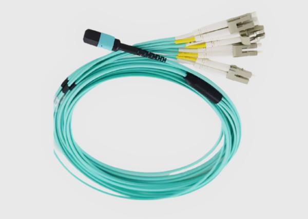 8 fibra OM3 Aqua Female ao homem MPO ao cabo frente e verso da fuga da fibra de 4x LC