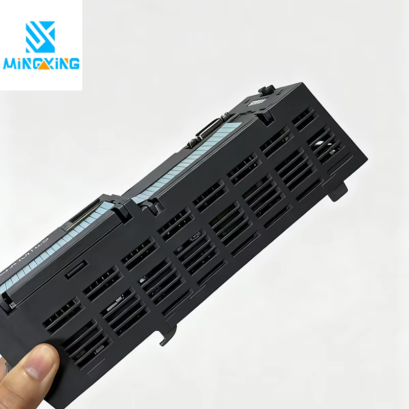 Sie-mens 6AV2123-3MB32-0AW0 SIMATIC HMI MTP1200 Unified TFT Touch Display 12 Inch Industrial Control Interface Unit