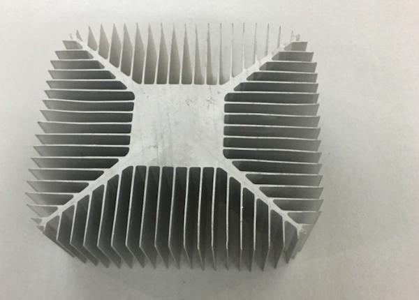 Metal de alumínio do CNC de 6063 GV que carimba o radiador refrigerando do computador dos acessórios
