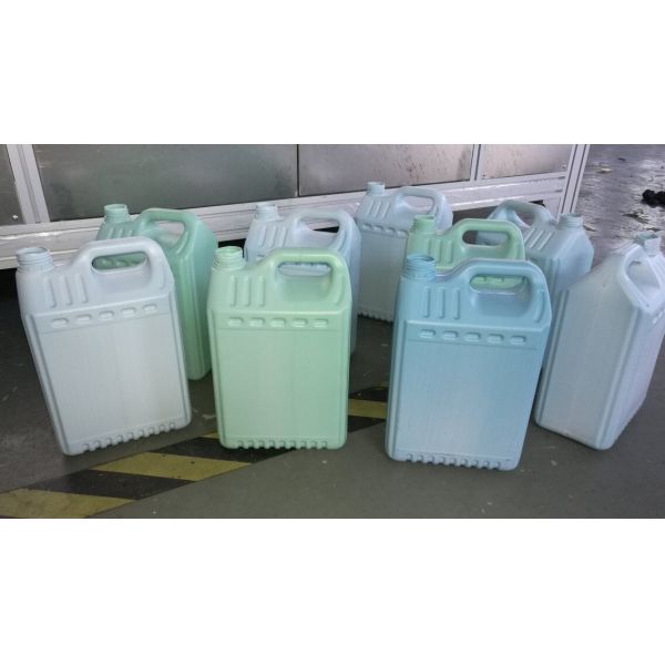 HDPE PP Plastic Processed Blow Molding Machine For 5 Liter Jerry Can Engine Oil Bottle Chemical Container Manufacturing