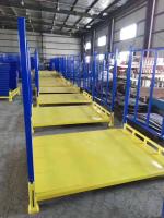 Support de palette empilable en acier d'entrepôt industriel avec des poteaux amovibles empilant des supports de tapis de rouleau de tissu ou de couverture