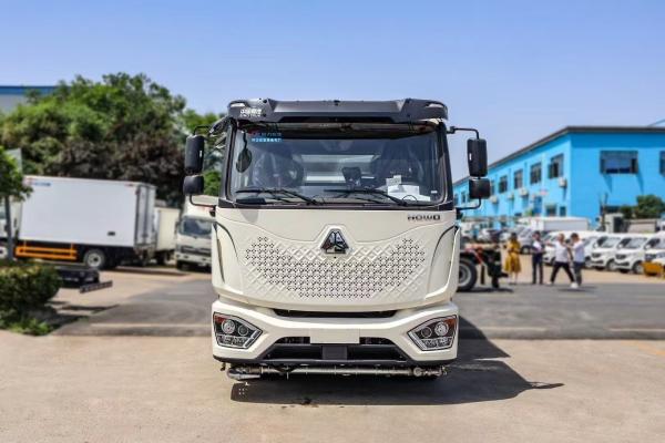 HOWO Road Sweeper Truck Self Propelled High Pressure Street Sweeper Vacuum Truck